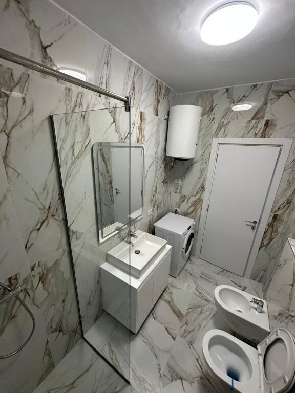 Jepet me qira 1+1 UNIVERS CITY 400 mije