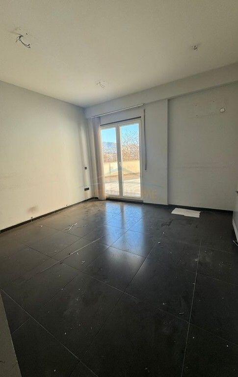 Qera, Ambient për Zyra, Bulevardi Gjergj Fishta, Tiranë.