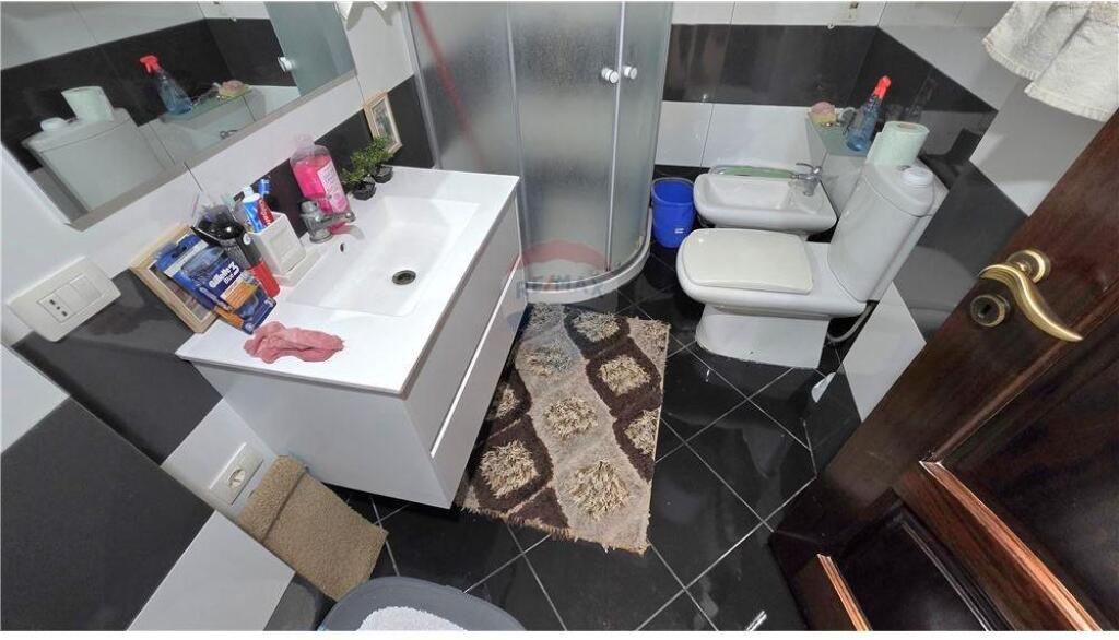 Apartament 2+1+2 ne shitje,Vlore pas Hotel Martini