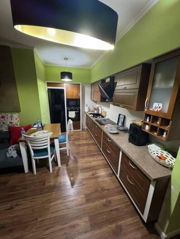 🏡 SHITET APARTAMENT 2+1 + DHOMË PUNE – STADIUMI DINAMO