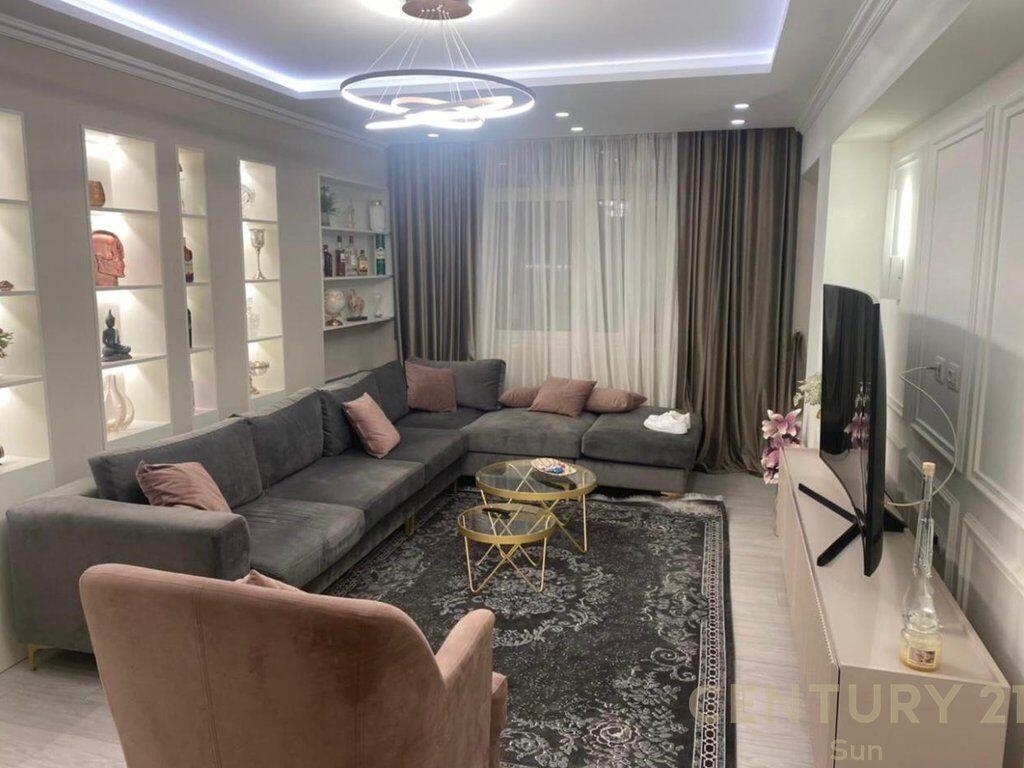 Jepet me Qira Apartament 3+1+2 – Sheshi Willson, Tiranë