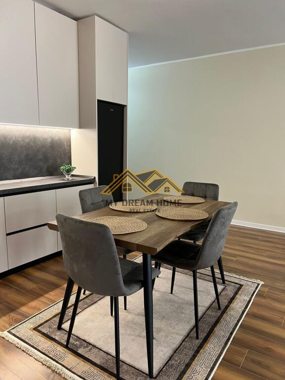 Shesim Super Apartament 2+1 Prane Stacionit Trenit Durres!