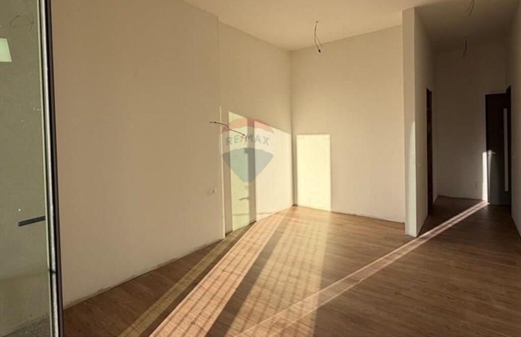 PARK AVENUE,Shesim 2+1+2 +Verande ID: 530261047-97