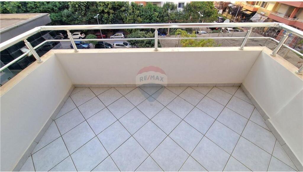 Apartament 2+1 me qera tek Rr. e Cipajve,Vlore