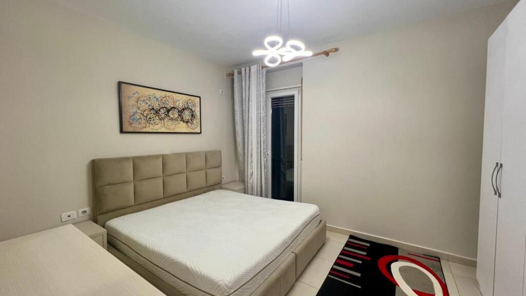 In Affitto: 2+1📍Facoltà di Scienze (Viale Zogu 1) - Palazzo V.2023 - Cucina Separata - Sup. 80m² - 60.000 Lek || Zona molto tranquilla e ricercata🏡