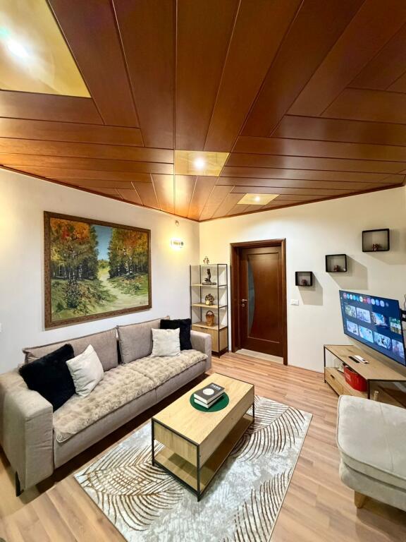 🏠 Jepet me Qera Apartament 1+1 – Ish Parku,perball Delijorgjit,600 euro