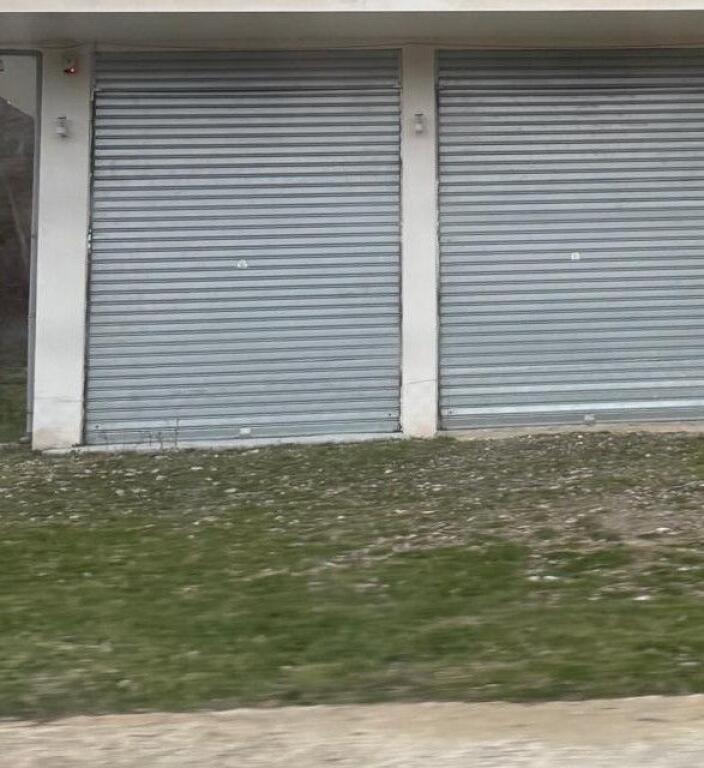 WAREHOUSES FOR RENT 135 M2 TEG 800 EURO