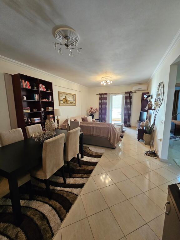 Shitet Apartament 2+1+2 ne Sarande 104m2