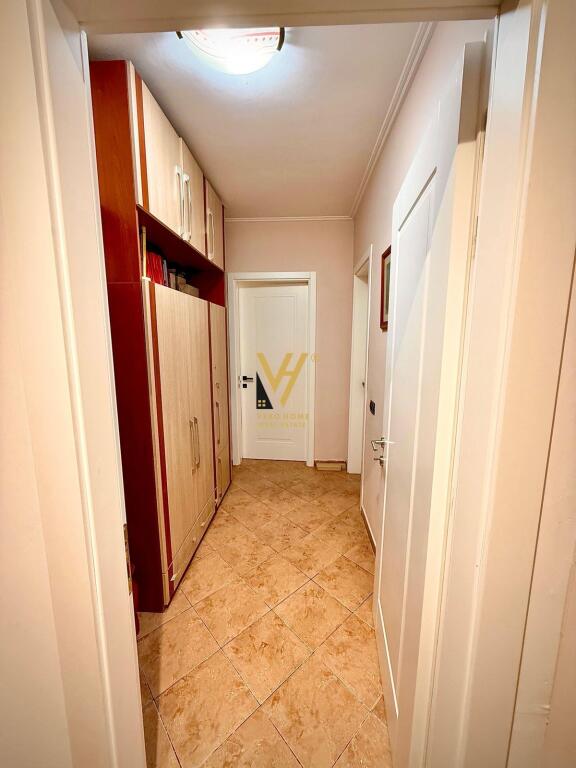 JEPET GARSONIERE 35 M2 ME QIRA NE QENDER 55.000 LEKE