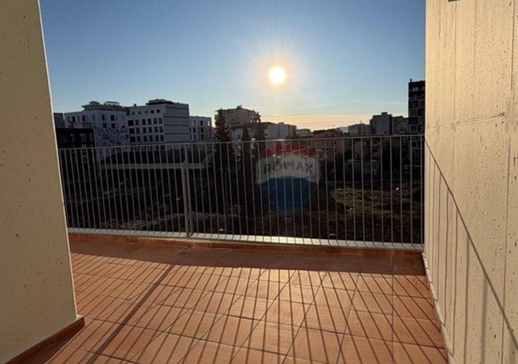 PARK AVENUE,Shesim 2+1+2 +Verande ID: 530261047-97