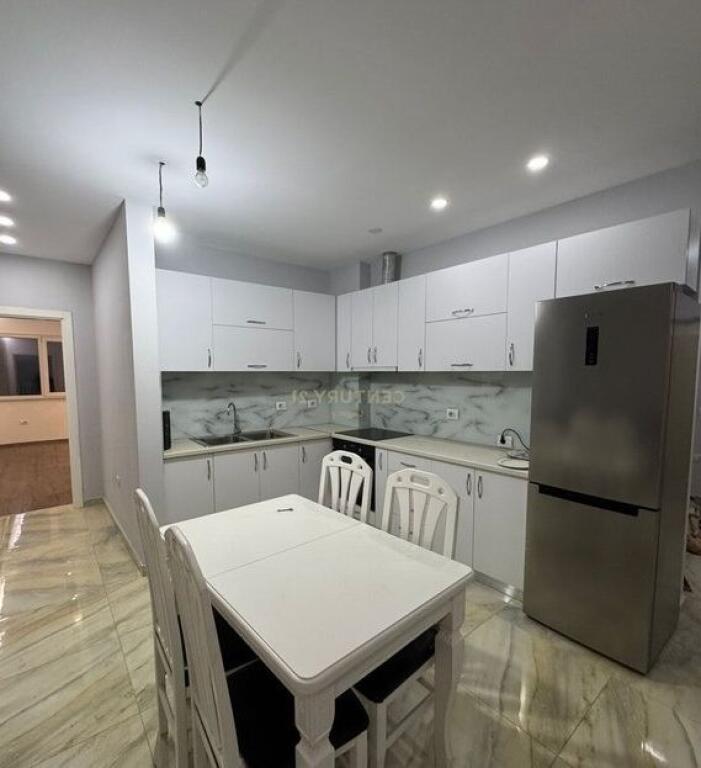 Ofrojm apartament per qira 2+1 ne Astir, pranë Santana Lounge