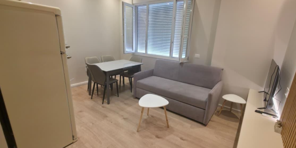 🏠 Appartamento 1+1 in affitto – Via Dibrës (vicino Hotel Stela)