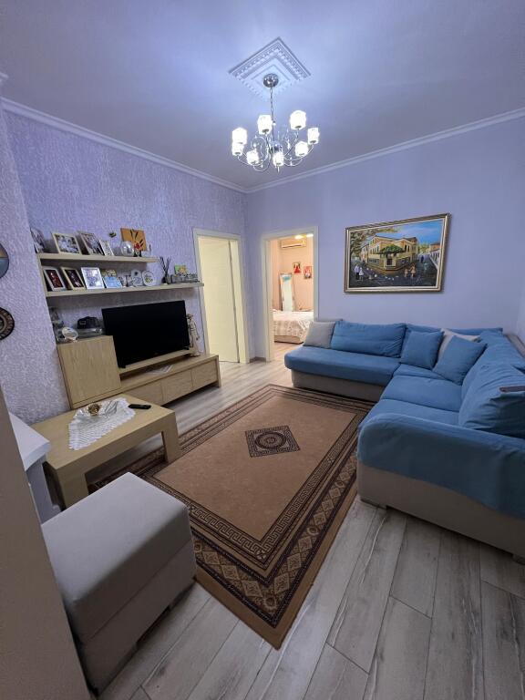 JEPET ME QERA APARTAMENT 2+1  DON BOSKO (pranë shkollës “Qazim Turdiu