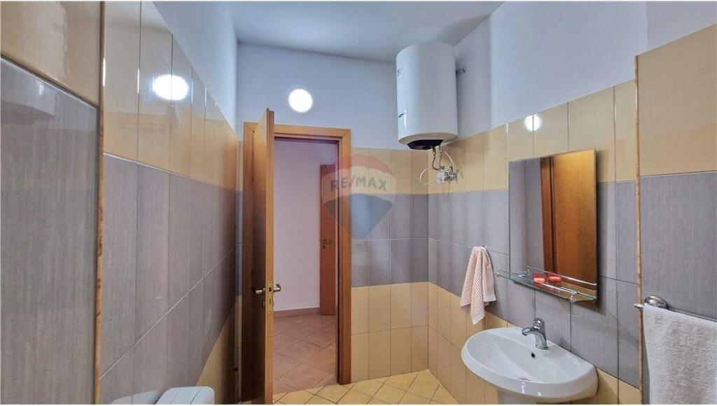 Apartament 2+1 me qera tek Rr. e Cipajve,Vlore