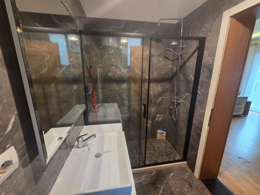 Duplex for rent on Jordan Misja Street!