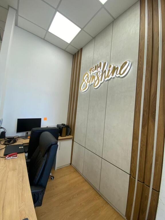 🏢 Business Premises for Sale – Square 21 Complex