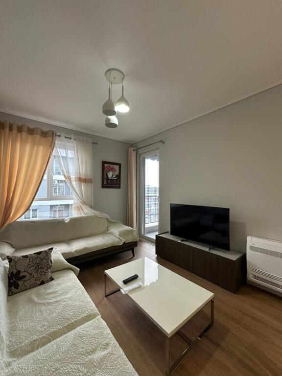 Jepet me qira 1+1 UNIVERS CITY 400 mije