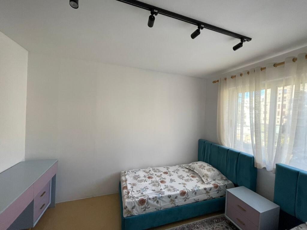 Apartament 2+1 me qera Qender Tirane