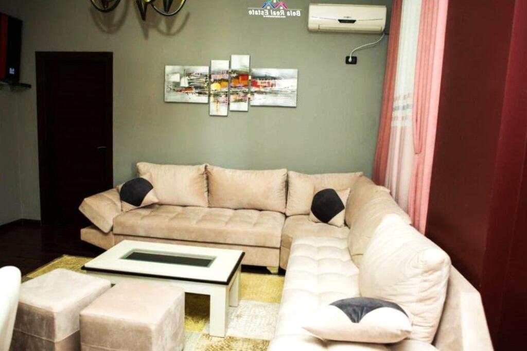 Apartament Me Qera 2+1 Tek Blloku (ID B2201687) Tirane