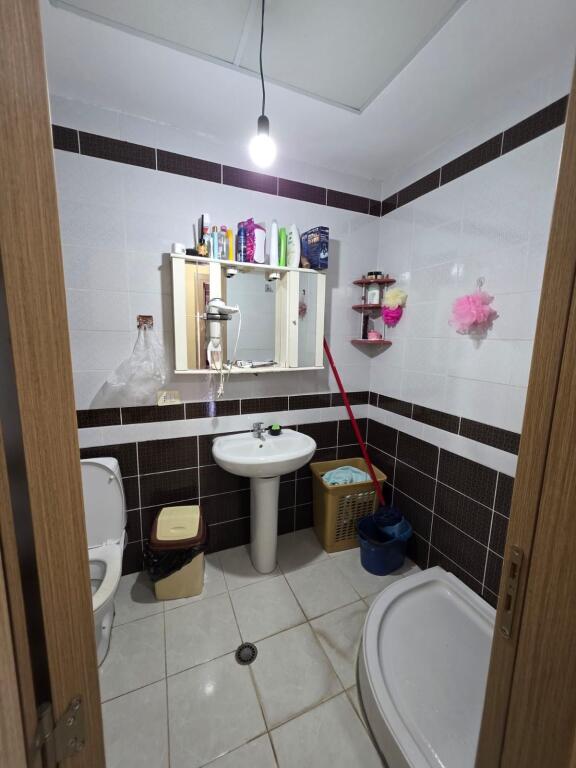 Apartament 3+1 me dy tualete ne plepa tek rotondo