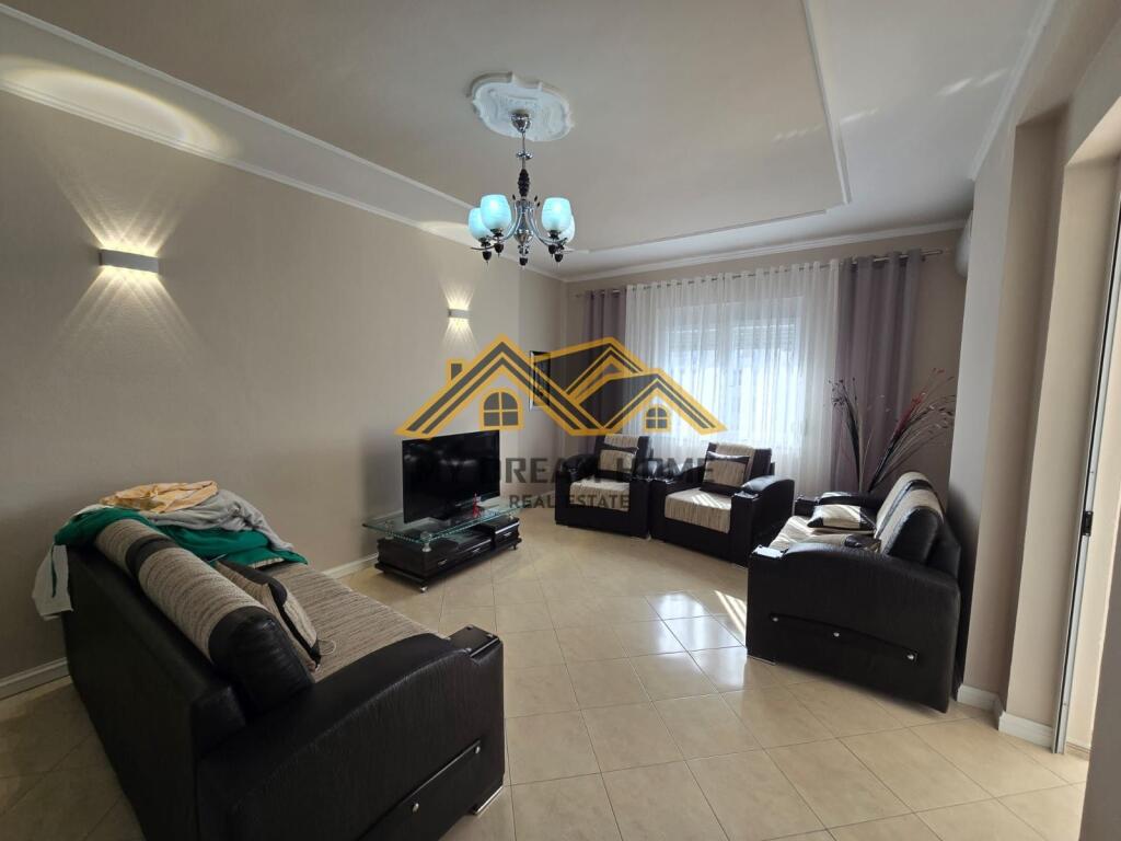 JEPET ME QERA APARTAMENT 1+1 ISH URT DURRES