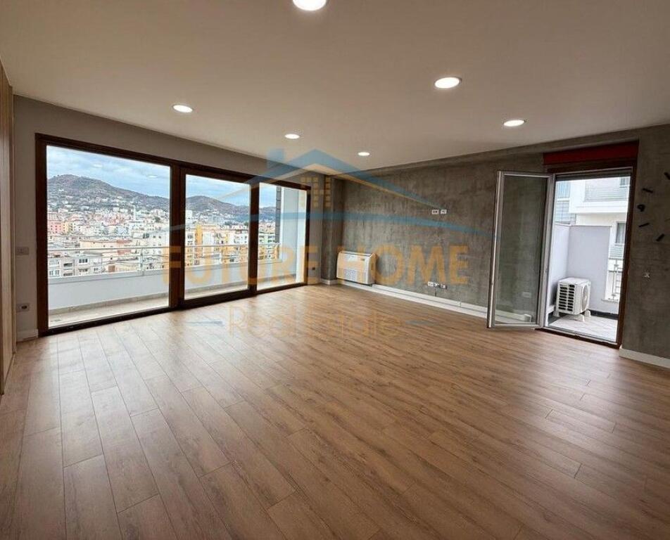 Qira, Ambient per zyra, Hilton Garden Inn Tirana.