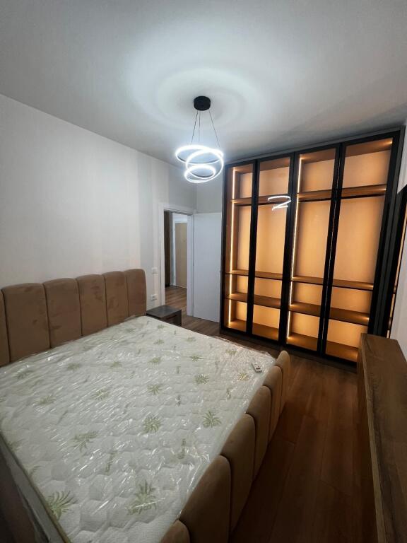 Qera , Apartament 1+1 , Komuna e Parisit , Tirane