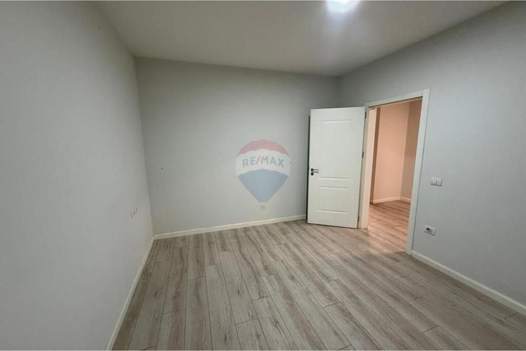 APARTAMENT 2+1 ME QIRA PER ZYRE