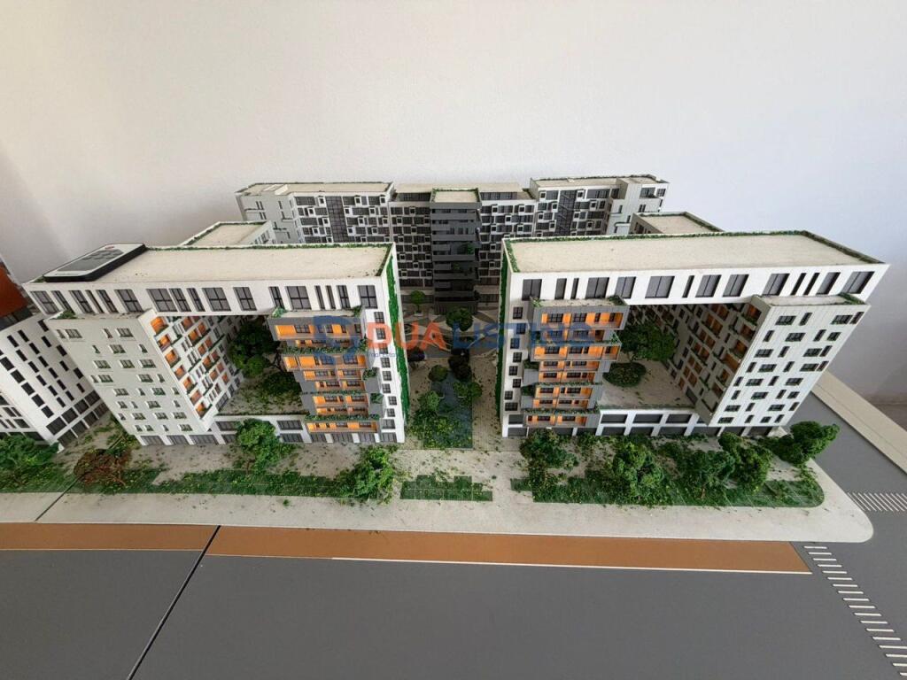 Trajtojme per Qira ambient biznesi ne 📍Rrugen e Kavajes, Kompleksi Square 21