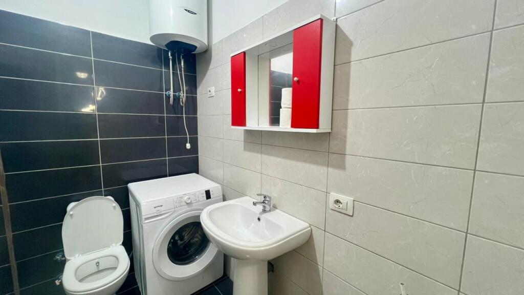 In Affitto: 2+1📍Facoltà di Scienze (Viale Zogu 1) - Palazzo V.2023 - Cucina Separata - Sup. 80m² - 60.000 Lek || Zona molto tranquilla e ricercata🏡