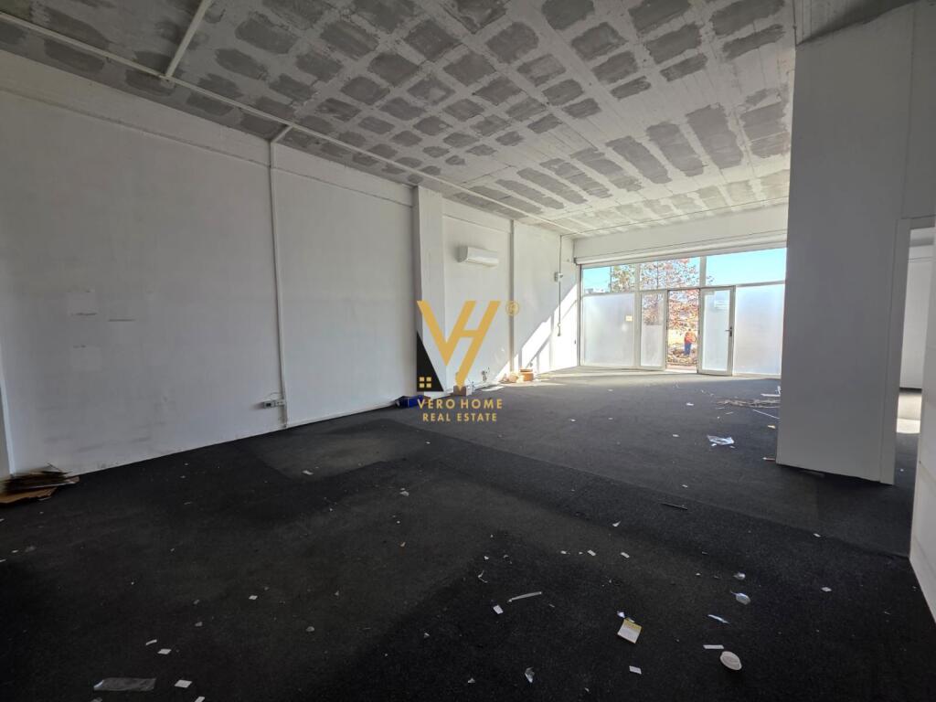 GIVE 300 M2 WAREHOUSE FOR RENT AT CASA ITALIA 1,950 EURO