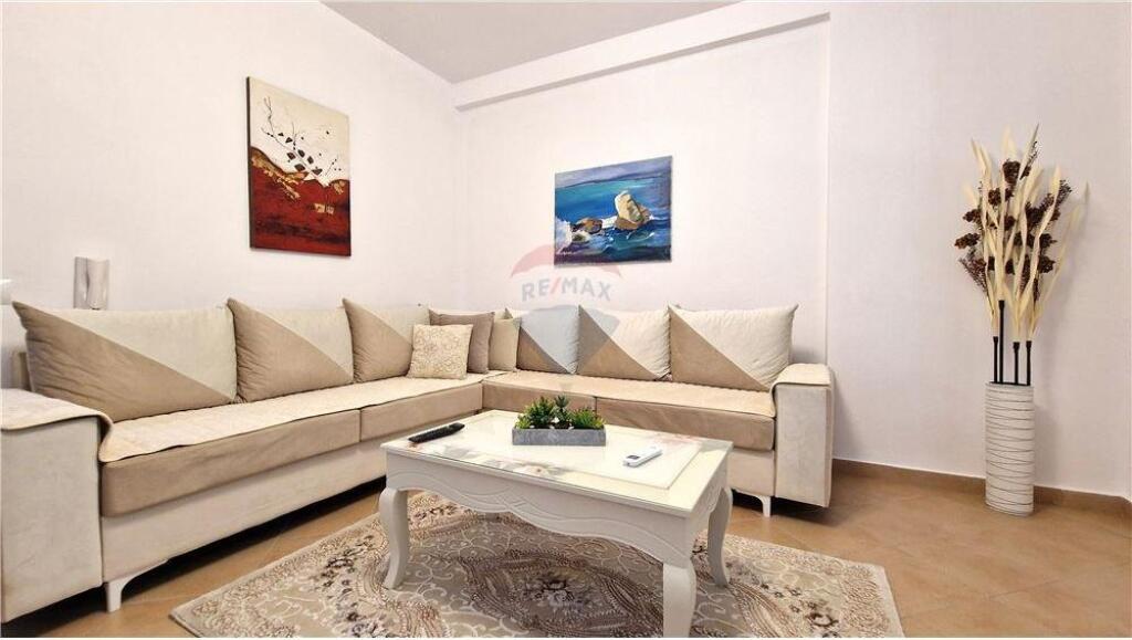 Apartament 2+1 me qera tek Rr. e Cipajve,Vlore