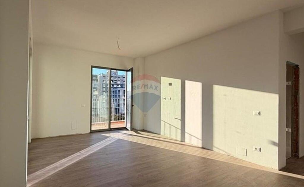 PARK AVENUE,Shesim 2+1+2 +Verande ID: 530261047-97