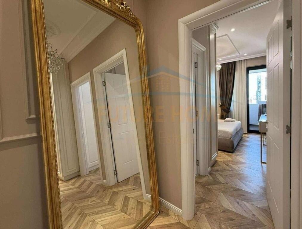 Shitet, Apartament 2+1+2, "Square 21", Rruga e Kavajes, Tiranë