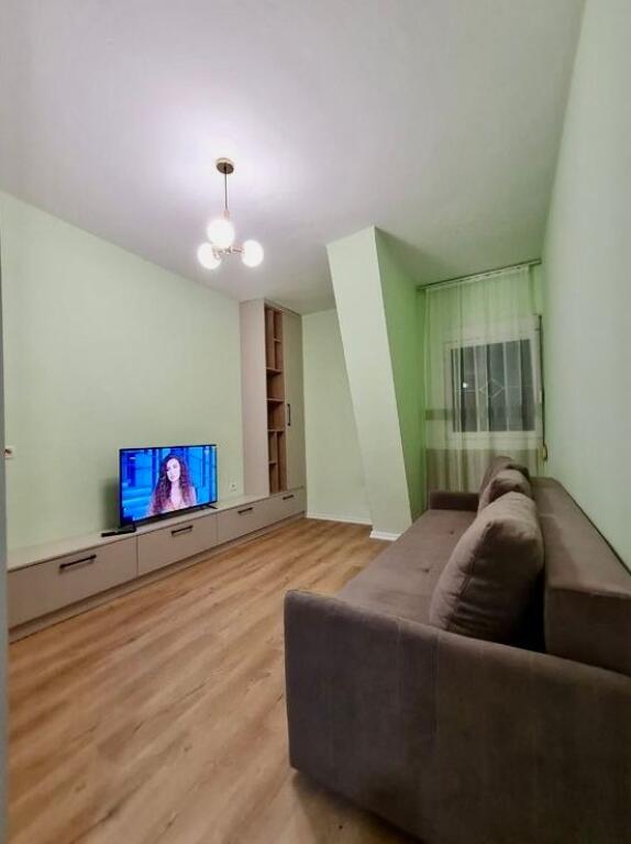 Shitet, Apartament 2+1+ Post Parkimi, Rruga e Kavajës, Tiranë.