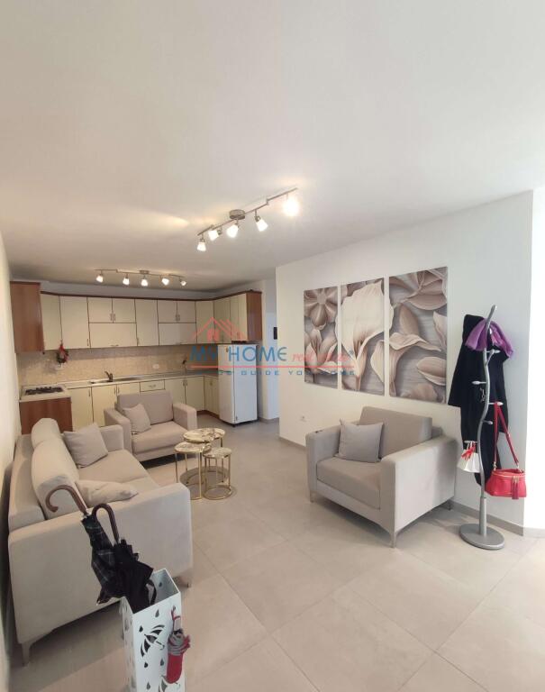 Zyre me qera Myslym Shyri ne Tirane