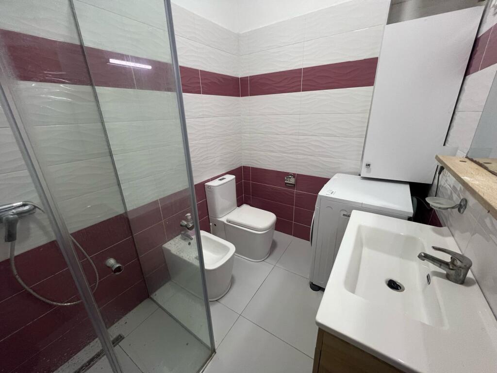 📣 QERA Apartament 2+1+2 📍 Prane Casa Italia ✨  🏢 Ndertim i Ri 🪜 Kati 1 (Banim) 🛋️ Mobiluar Me Kushte Bashkekohore 👫 Preferohen Kliente Familjare  💶 Cmimi 500 Euro