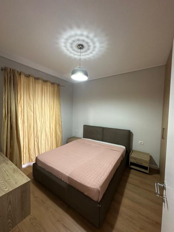 Jepet me qira 1+1 UNIVERS CITY 400 mije