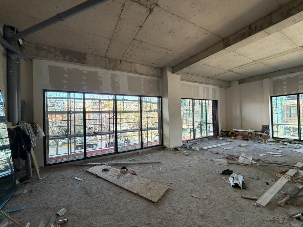 Ambient open space per qira, Rr, Kavajes