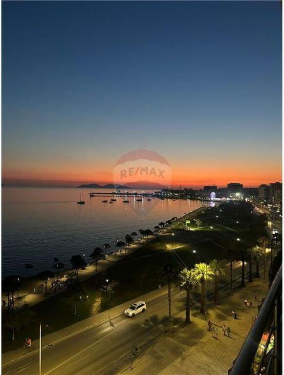 🏡 Apartament Luksoz 2+1+2 – Lungomare, Vlorë