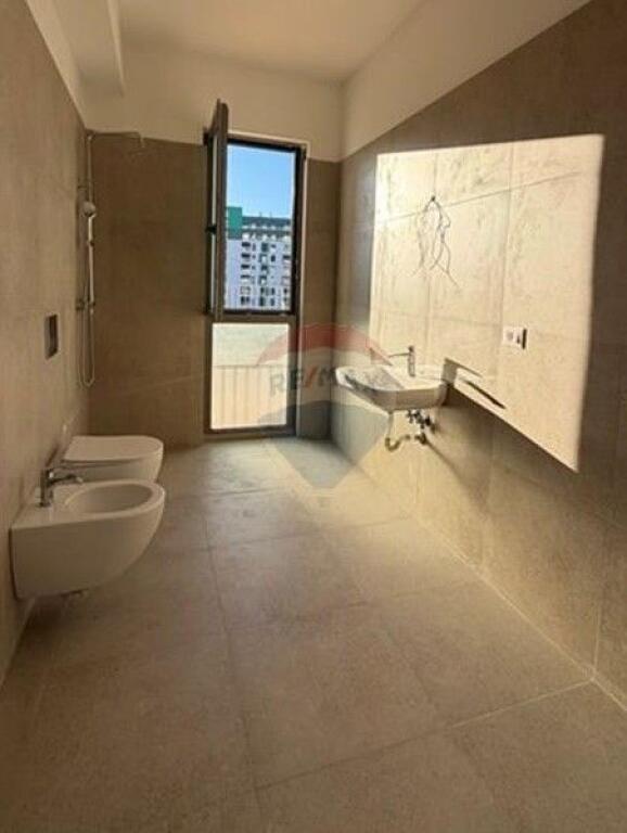 PARK AVENUE,Shesim 2+1+2 +Verande ID: 530261047-97