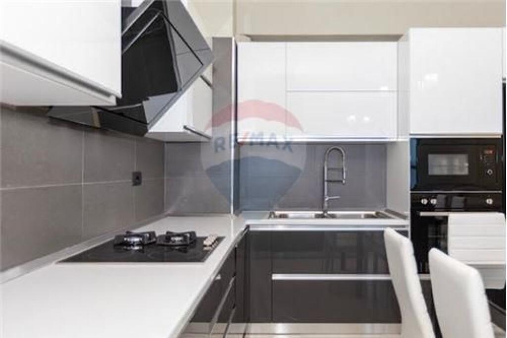 🏡 Apartament Luksoz 2+1+2 – Lungomare, Vlorë