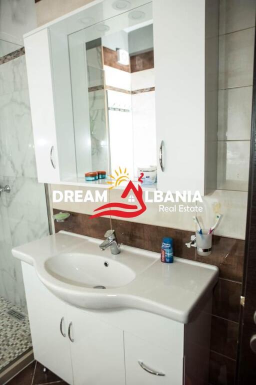 Apartament 2+1 me qera tek sheshi Willson prane Proper Pizza ne Tirane (ID 4221795 )