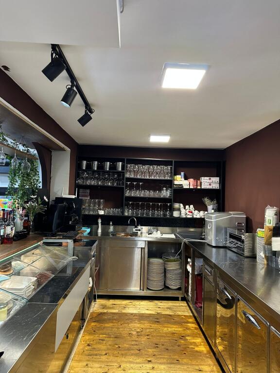 Restaurant for rent – ready to work, Dibra Street!!!