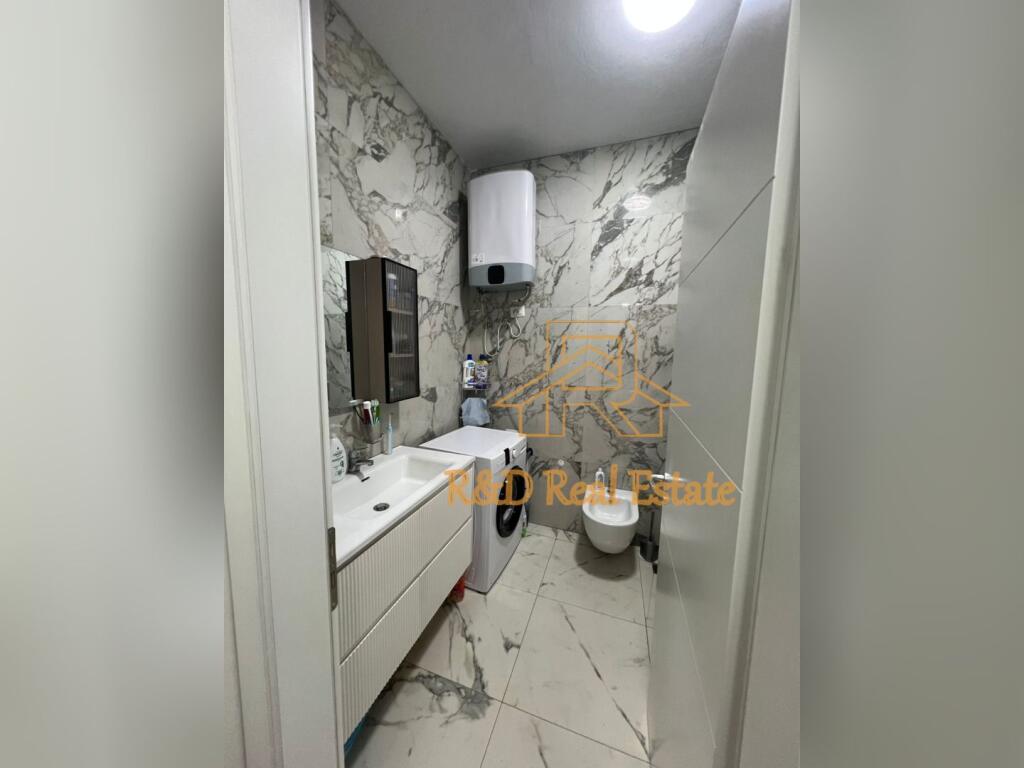 🏡 Jepet me qera apartament 1+1 – Ish Fusha e Aviacionit, Rruga e Dafinave