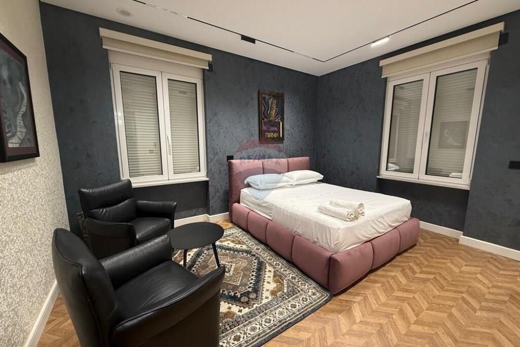 AP for rent at Shallvare Buildings.