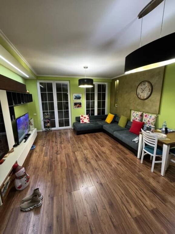 🏡 SHITET APARTAMENT 2+1 + DHOMË PUNE – STADIUMI DINAMO