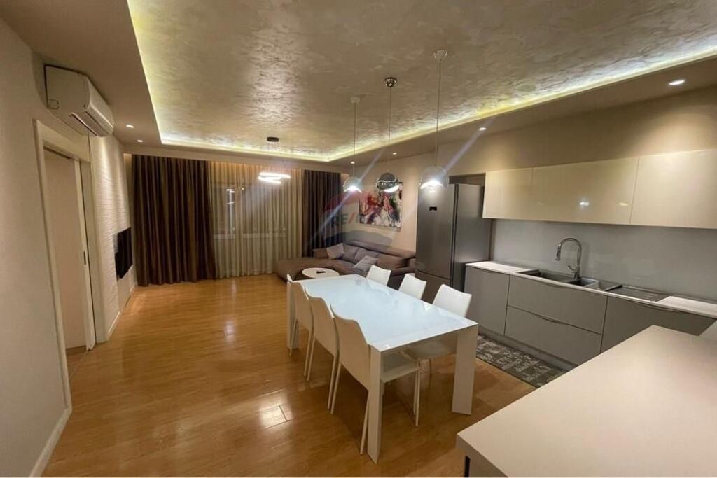 Appartamento 2+1+2 in affitto presso Komuna e Parisit