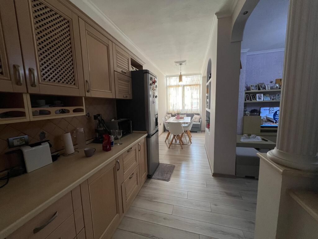JEPET ME QERA APARTAMENT 2+1  DON BOSKO (pranë shkollës “Qazim Turdiu