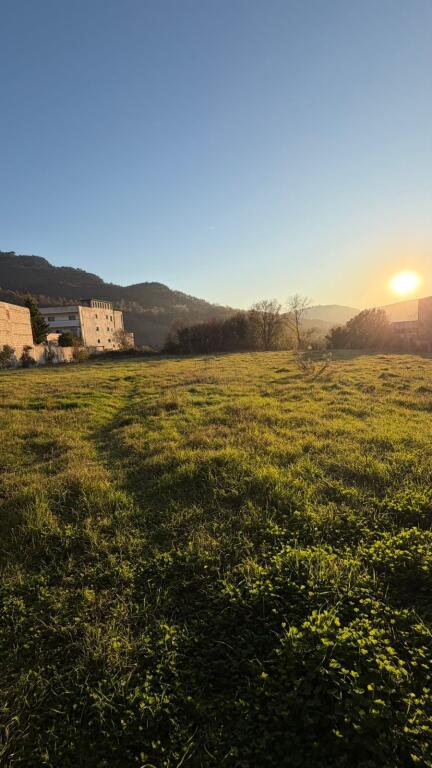 Shitet Tokë me Çertifikatë Pronësie në Mullet